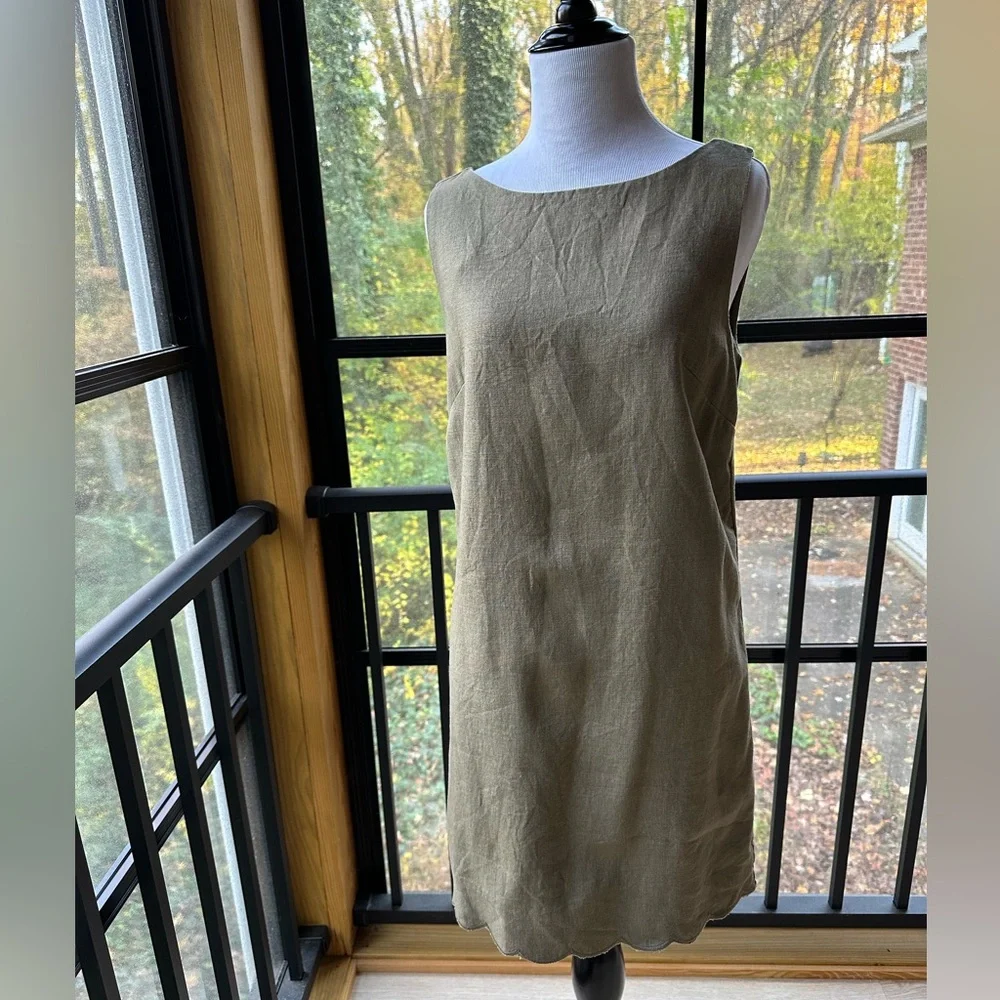 Feminine Minimalist Linen Scalloped Button-Back Neutral Tan Khaki Shift Dress~XS